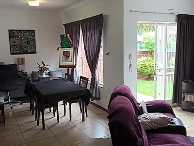 3 Bedroom Townhouse For Sale in Kempton Park - UyN2.webp