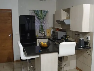 2 Bedroom Apartment For Sale in Kempton Park - p0C4.webp