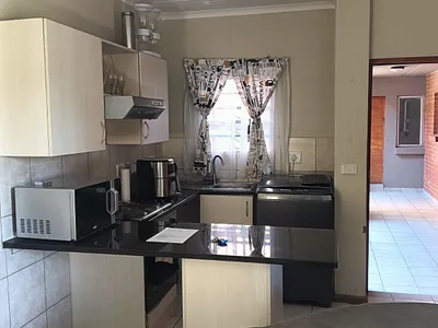 2 Bedroom Apartment For Sale in Kempton Park - 3XOe.webp
