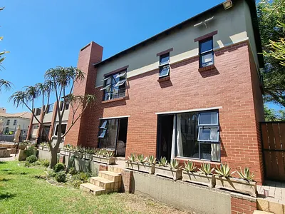 6 Bedroom House For Sale in Pretoria - 41re.webp