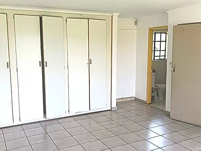 3 Bedroom House For Sale in Kempton Park - 3OKu.webp