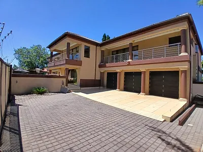 7 Bedroom House To Rent in Kempton Park - wh28.webp