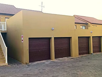3 Bedroom Townhouse For Sale in Kempton Park - QAcK.webp
