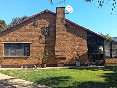 4 Bedroom House For Sale in Kempton Park - img