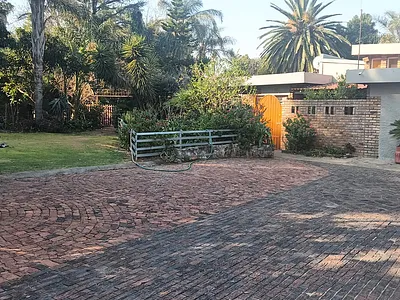 3 Bedroom House For Sale in Kempton Park - 8Bji.webp