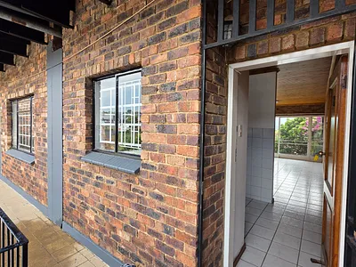 2 Bedroom Apartment For Sale in Pretoria - img