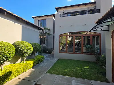 4 Bedroom Townhouse For Sale in Pretoria - 7l1X.webp