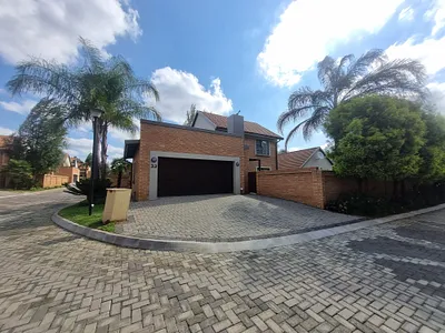 2 Bedroom Townhouse To Rent in Pretoria - ptr2.webp