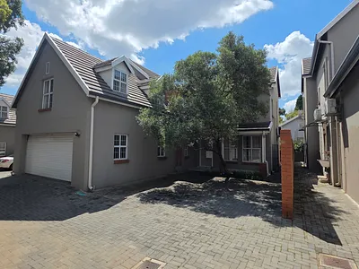 4 Bedroom House For Sale in Pretoria - img