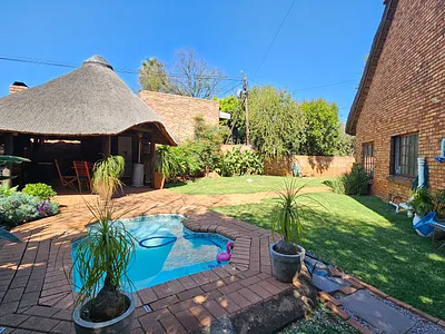 4 Bedroom Townhouse To Rent in Pretoria - nAcE.webp