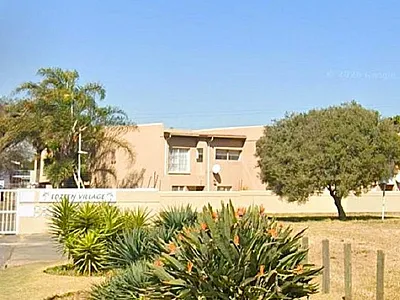 2 Bedroom Townhouse For Sale in Kempton Park - img