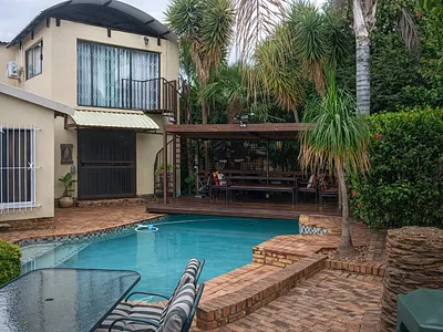 8 Bedroom House For Sale in Kempton Park - img