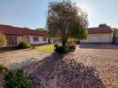 4 Bedroom House For Sale in Kempton Park - gHxL.webp
