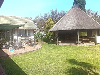 4 Bedroom House For Sale in Kempton Park - LIwX.webp