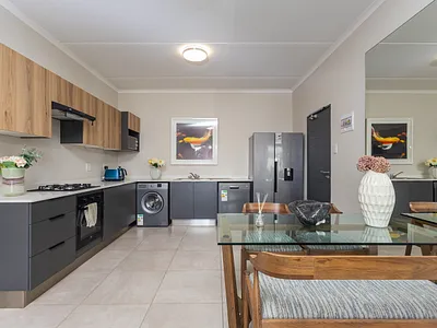 2 Bedroom Apartment For Sale in Midrand - UJ0d.webp