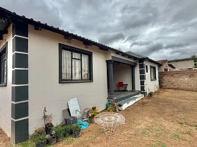 1 Bedroom House To Rent in Nsikazi - SQ27.webp