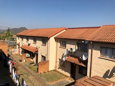 2 Bedroom Apartment For Sale in Nelspruit - img