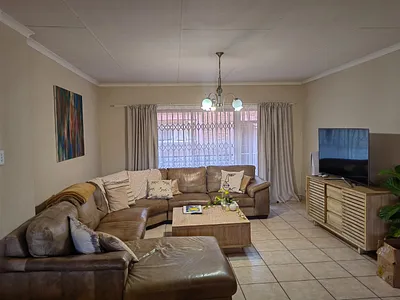 2 Bedroom Townhouse For Sale in Ermelo - img