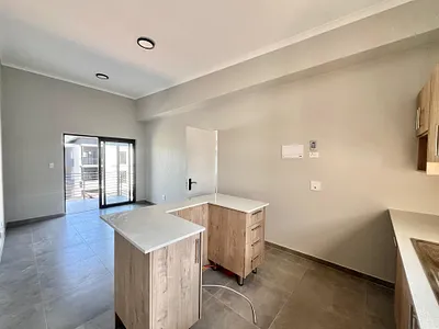 2 Bedroom Apartment To Rent in Nelspruit - j49E.webp