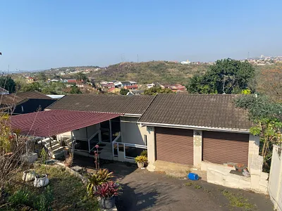 6 Bedroom House For Sale in Durban - wFWU.webp