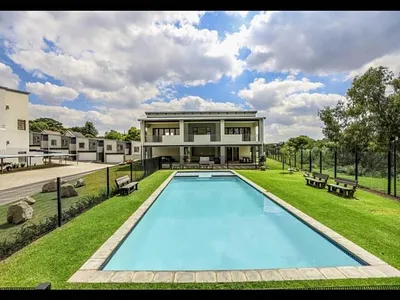 2 Bedroom Apartment To Rent in Sandton - O392.webp