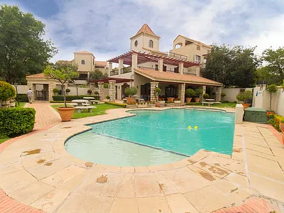 2 Bedroom Apartment To Rent in Sandton - img