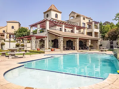 1 Bedroom Apartment For Sale in Sandton - 2QVv.webp