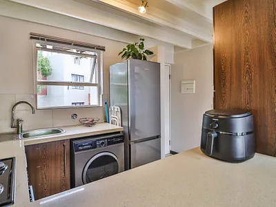 1 Bedroom Apartment For Sale in Sandton - r6t9.webp