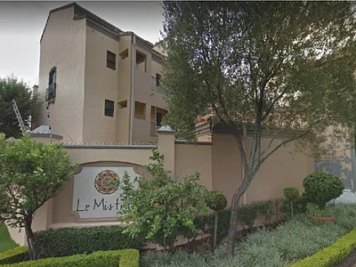 1 Bedroom Apartment For Sale in Sandton - img
