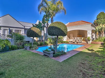 1 Bedroom Apartment For Sale in Johannesburg - VjVs.webp