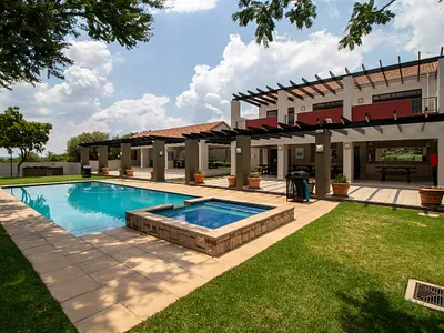 1 Bedroom Apartment For Sale in Sandton - img