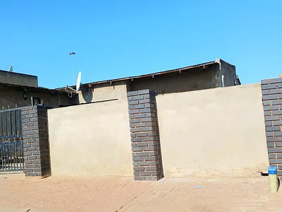 2 Bedroom House For Sale in Tembisa - img