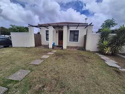 3 Bedroom House To Rent in Kuils River - k6Tk.webp