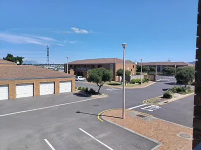 2 Bedroom Apartment To Rent in Brackenfell - img