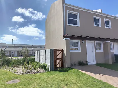 2 Bedroom Apartment To Rent in Kuils River - img