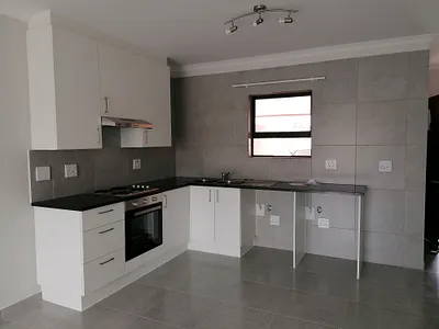 3 Bedroom Townhouse To Rent in Kuils River - qmJL.webp