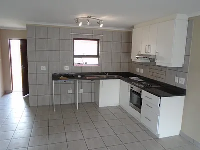 3 Bedroom House To Rent in Kuils River - m3B7.webp