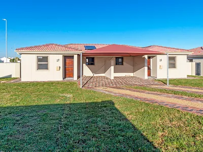 3 Bedroom Townhouse To Rent in Kuils River - jpN0.webp