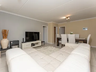 3 Bedroom Apartment For Sale in Sandton - img