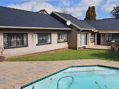 3 Bedroom House For Sale in Eden Glen, Edenvale - iLqX.webp