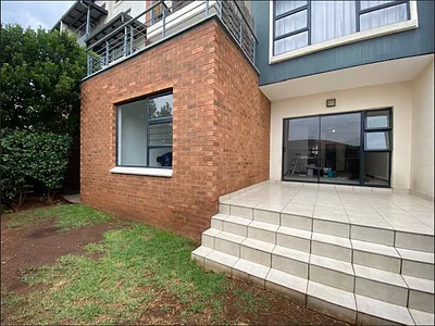 3 Bedroom Apartment For Sale in Edenvale - l2yF.webp