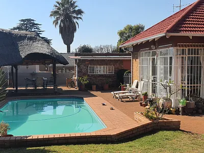 3 Bedroom House For Sale in Edenvale - 1wDP.webp