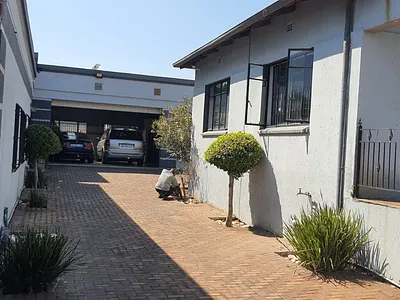 5 Bedroom House For Sale in Edenvale - RzEJ.webp