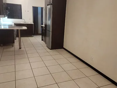 2 Bedroom Apartment For Sale in Edenvale - xkTu.webp