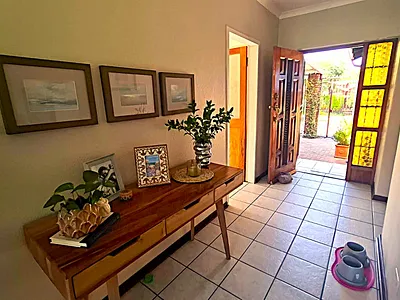 3 Bedroom Townhouse For Sale in Edenvale - img