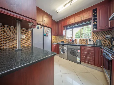 2 Bedroom Apartment For Sale in Edenvale - img