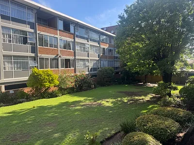 3 Bedroom Apartment For Sale in Edenvale - img
