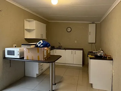 1 Bedroom Apartment To Rent in Edenvale - 1aMn.webp