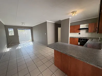 2 Bedroom Apartment For Sale in Edenvale - img