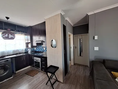 2 Bedroom Apartment For Sale in Edenvale - img